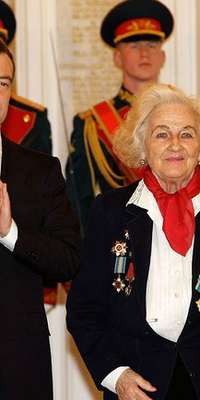 Nadezhda Popova, Russian military pilot, dies at age 91